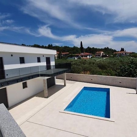 Villa Mare - Modern Villa With Swimming Pool And Jacuzzi Pula Exterior foto